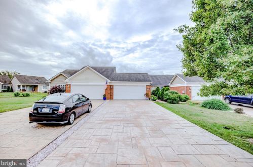 119 Daniel Ct, Strasburg, VA 22657-2679