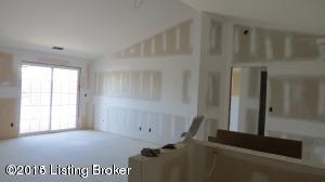 9601 Preston Spring Dr, Louisville, KY 40229-3152