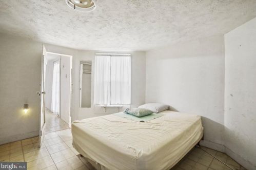 33456 Old Valley Pike, Strasburg VA  22657-3702 exterior