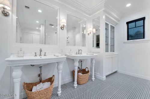 820 Mandalay Bch Rd, Oxnard CA 93035-1078 exterior