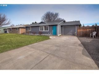 1656 34th St, Eagle Crest OR  97756-7830 exterior