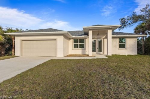 155 Thornton Ave, Lehigh Acres, FL 33974-7125