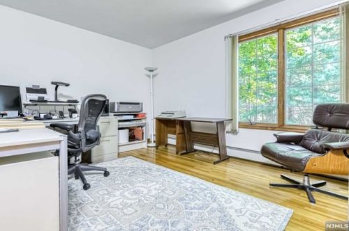 7 Heather Ln, Ridgewood NJ  07452-2835 exterior