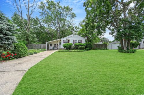 22 Deer Park St, Bayshore, NY 11706-2011