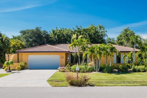 1550 Bunting Ln, Sanibel, FL 33957-4205