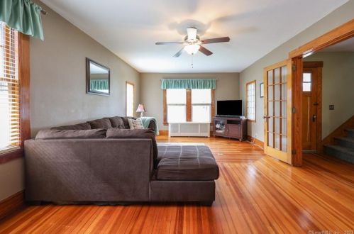 48 Lee Ave, Wallingford CT  06492-3610 exterior