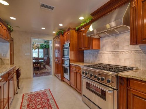 57 Central Ct, Tarpon Springs, FL 34689-3209