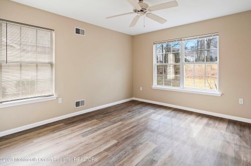 16 Wellington Ln, Lakewood NJ  08701-5736 exterior