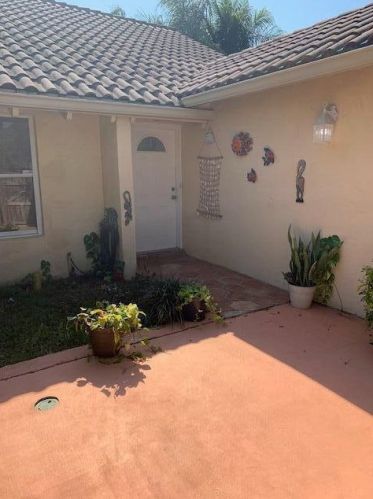 858 Via Toscana, West Palm Beach FL  33414-7901 exterior