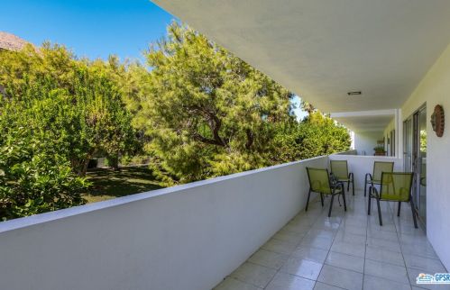 2301 Skyview Dr, Palm Springs CA  92264-9367 exterior