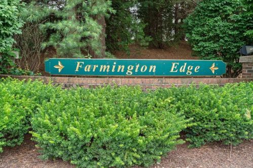 127 Songbird Ln, Farmington CT  06032-3432 exterior