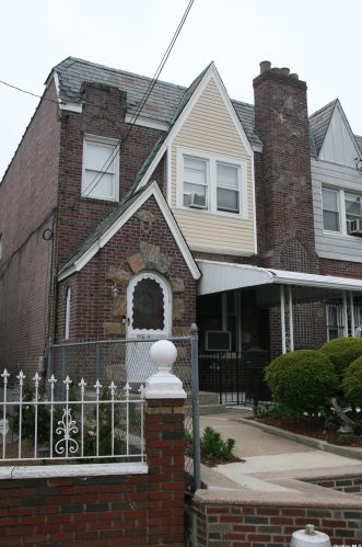 11552 Lincoln St, Jamaica, NY 11420-2615