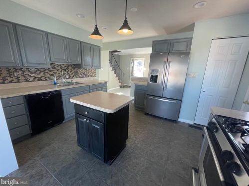 931 Center Ave, Gloucester NJ  08031-1610 exterior