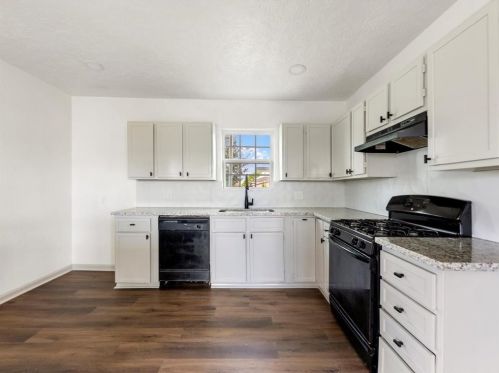 2202 67 St, Galveston TX 77551-1583 exterior