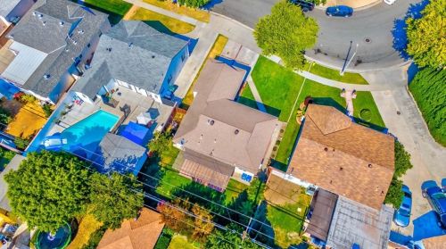 4255 Petaluma Ave, Lakewood CA  90713-3322 exterior