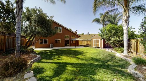 1550 Foxwood St, Hollister CA  95023-8048 exterior