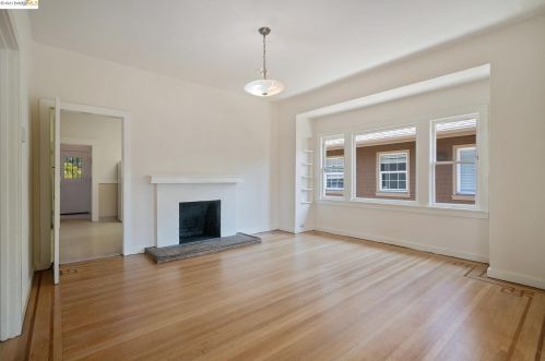 644 55 St, Oakland CA 94609-1601 exterior