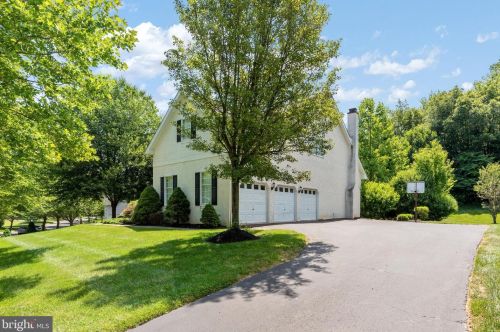 10 Rose Tree Dr, Glen Mills, PA 19342-1788