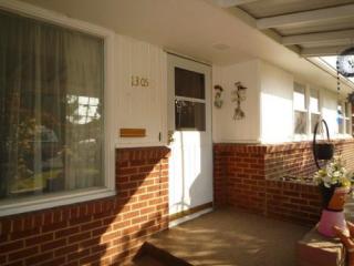 1305 4 St, Grandview WA  98930-1123 exterior