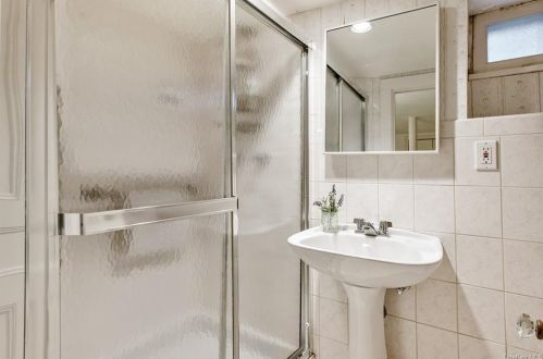 233 Chatterton Pkwy, White Plains NY  10606-2235 exterior