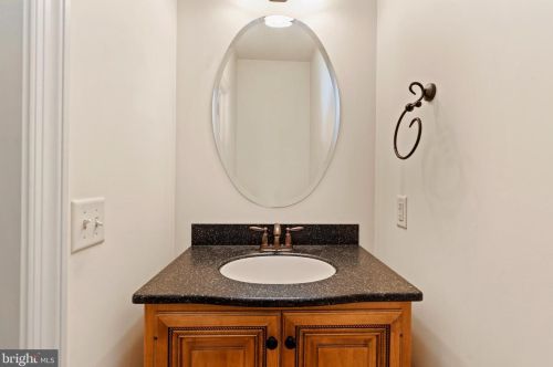 1022 Rockledge Dr, Carlisle PA  17015-9127 exterior