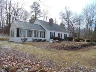 162 South Rd, Farmington, CT 06032-2552