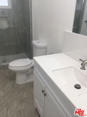 2720 Valencia Dr, Bakersfield CA  93306-6500 exterior