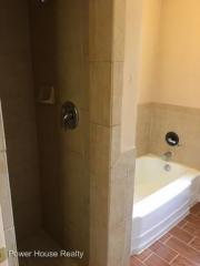 3101 Lake St, Bakersfield CA  93306-5422 exterior