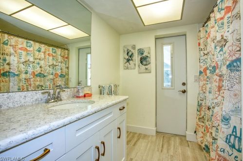 506 52nd St, Cape Coral, FL 33914-6516