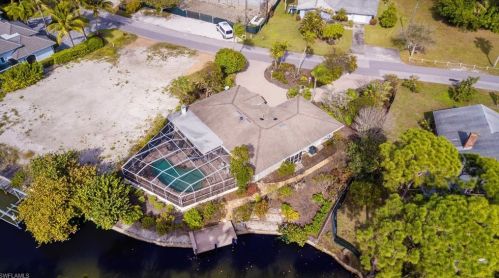 5065 Starfish Ave, Naples, FL 34103-2441
