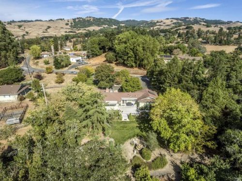 4251 Susan Ln, Penngrove, CA 94951-9749