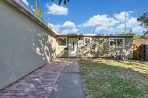 6044 Gilman Way, North Highlands, CA 95660-4548