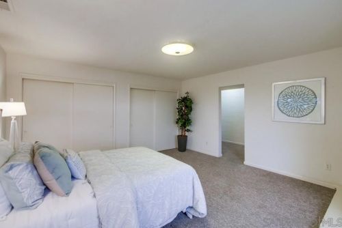 1527 Loring St, San Diego CA  92109-1765 exterior
