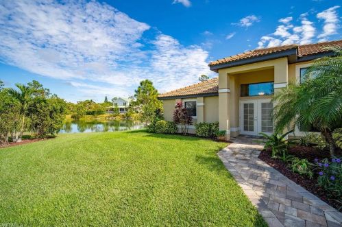 10011 Hidden Pines Ln, Bonita Springs, FL 34135-7117