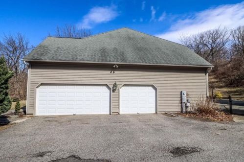 5 Mudry Farm Rd, Brookfield Center CT  06804-3541 exterior