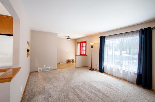1516 End Rd, Waukesha, WI 53188-2148