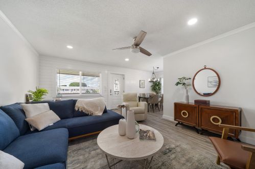 180 Dorchester H, West Palm Beach, FL 33417-1451