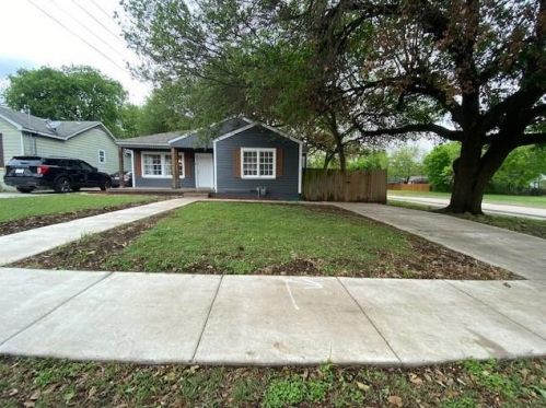 3423 Falls Dr, Dallas TX  75211-5974 exterior