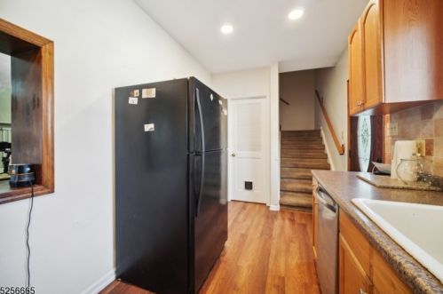 10 Poplar Grove Ter, West Milford NJ  07480-4006 exterior