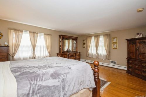 215 Croton Dam Rd, Crotonville NY  10562-2106 exterior