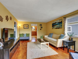 4911 19th St, Tacoma WA  98406-3323 exterior