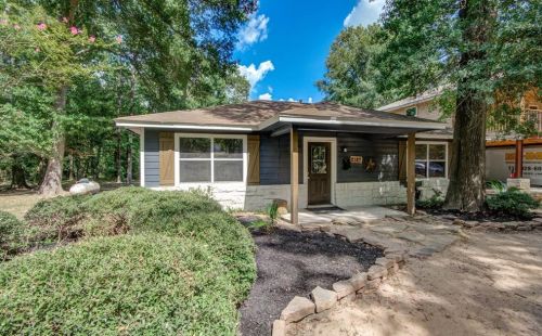 2167 Pine Dr, Conroe, TX 77304-5251