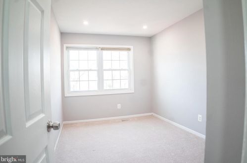 14796 Tamarack Pl, Woodbridge VA  22191-3136 exterior