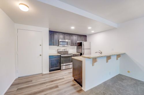 10797 San Diego Mission Rd, San Diego, CA 92108-2400
