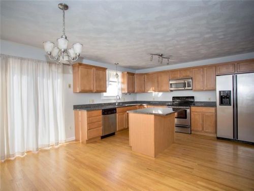 151 Doyle Ave, Providence, RI 02906-1609