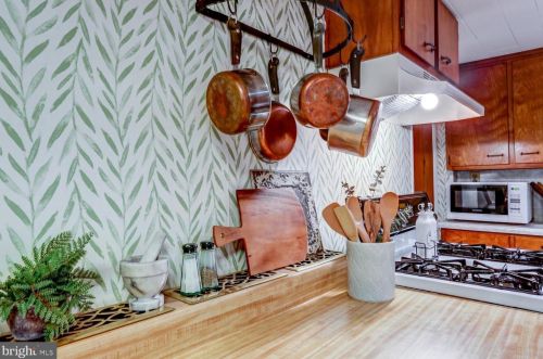 210 Hoernerstown Rd, Hummelstown PA  17036-9503 exterior