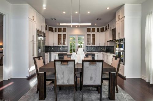 857 93rd Ave, Naples, FL 34108-2442
