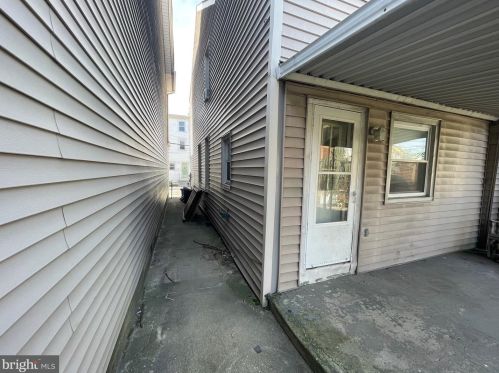 305 Morris St, Gloucester NJ  08030-1448 exterior