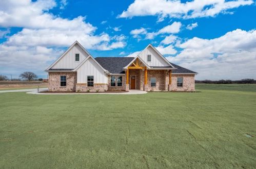 151 Our Ln, Weatherford, TX 76088-5615