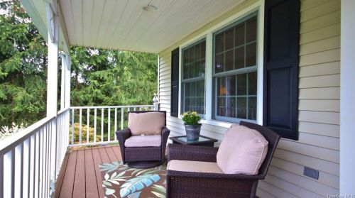 23 Waterview Dr, Crotonville, NY 10562-1642